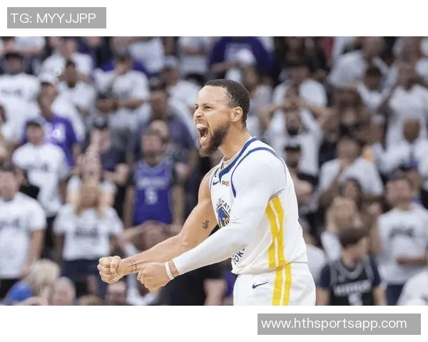 库里盛赞巴特勒训练赛表现出色攻防两端展现统治力 库里盛赞巴特勒训练赛表现出色攻防两端展现统治力