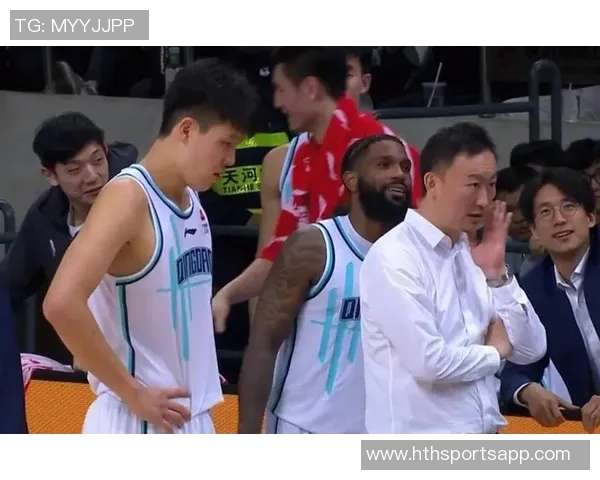 刘维伟自带剪刀为杨瀚森打造30美元理发馆的独特体验