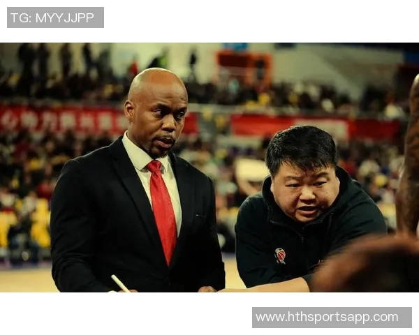 广州男篮引进委内瑞拉国家队体能教练里卡多洛佩兹助力球队新赛季