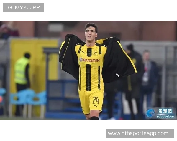 多特蒙德回顾曾效力的西班牙球员梅里诺与巴尔特拉的精彩瞬间 多特蒙德回顾曾效力的西班牙球员梅里诺与巴尔特拉的精彩瞬间