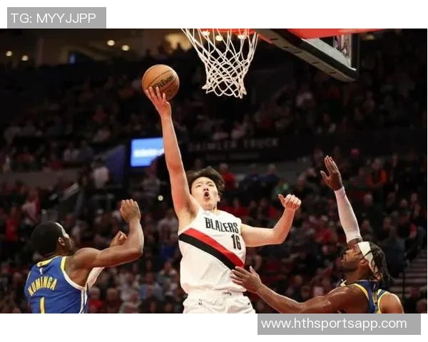 新秀表现抢眼5中5砍下14分2板1助1帽瀚森短暂出场仅6分钟 新秀表现抢眼5中5砍下14分2板1助1帽瀚森短暂出场仅6分钟