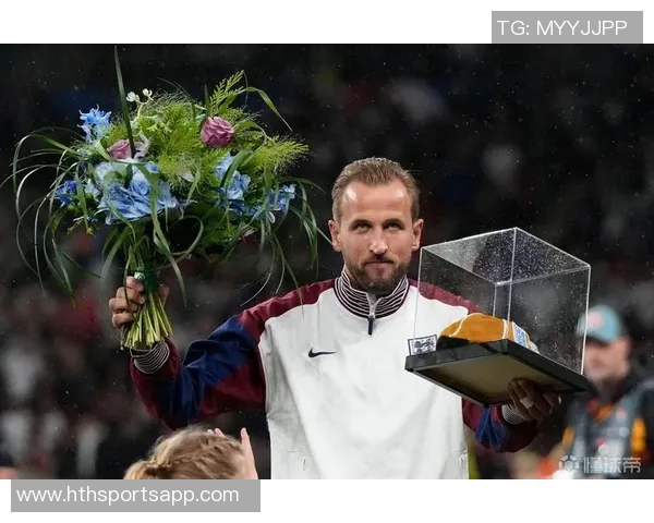 奇克重返英格兰国家队七年后获赠纪念帽子表达喜悦之情 奇克重返英格兰国家队七年后获赠纪念帽子表达喜悦之情