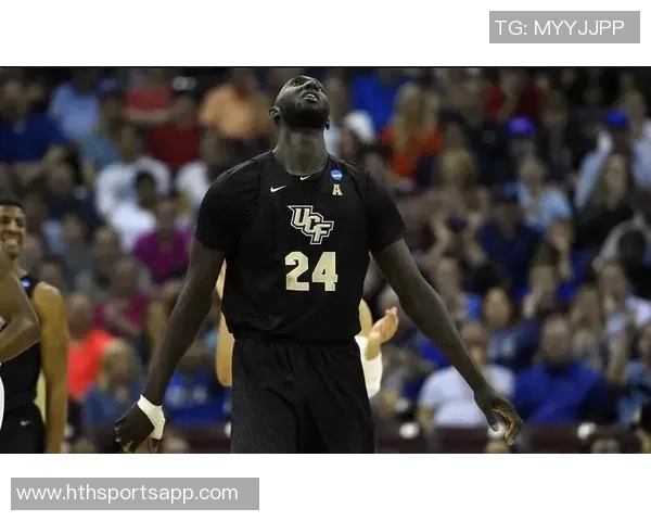 波蒂斯全力以赴16投9中三分命中率高达44贡献22分助力球队表现出色