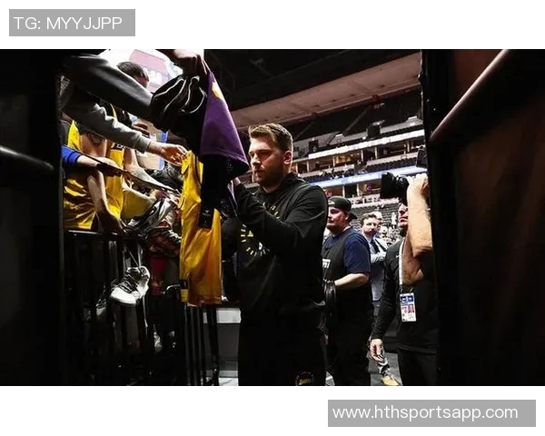 细节成就辉煌詹姆斯东契奇关键时刻展现湖人争冠潜力